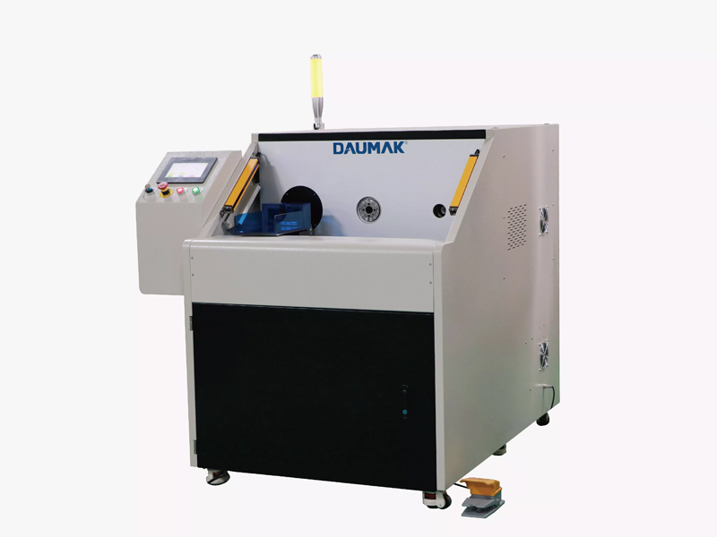 Three station wire stripping and shielding mesh cutting integrated machine
