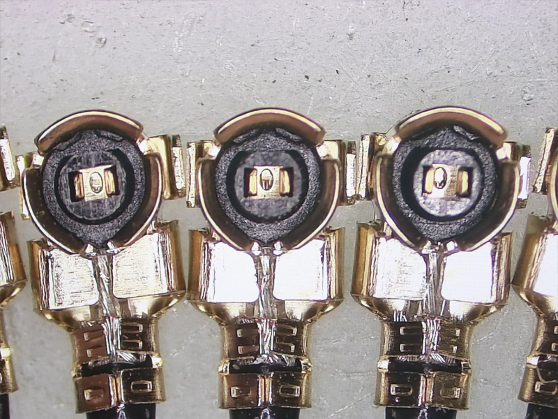 Fully automatic coaxial wire end tinning machine